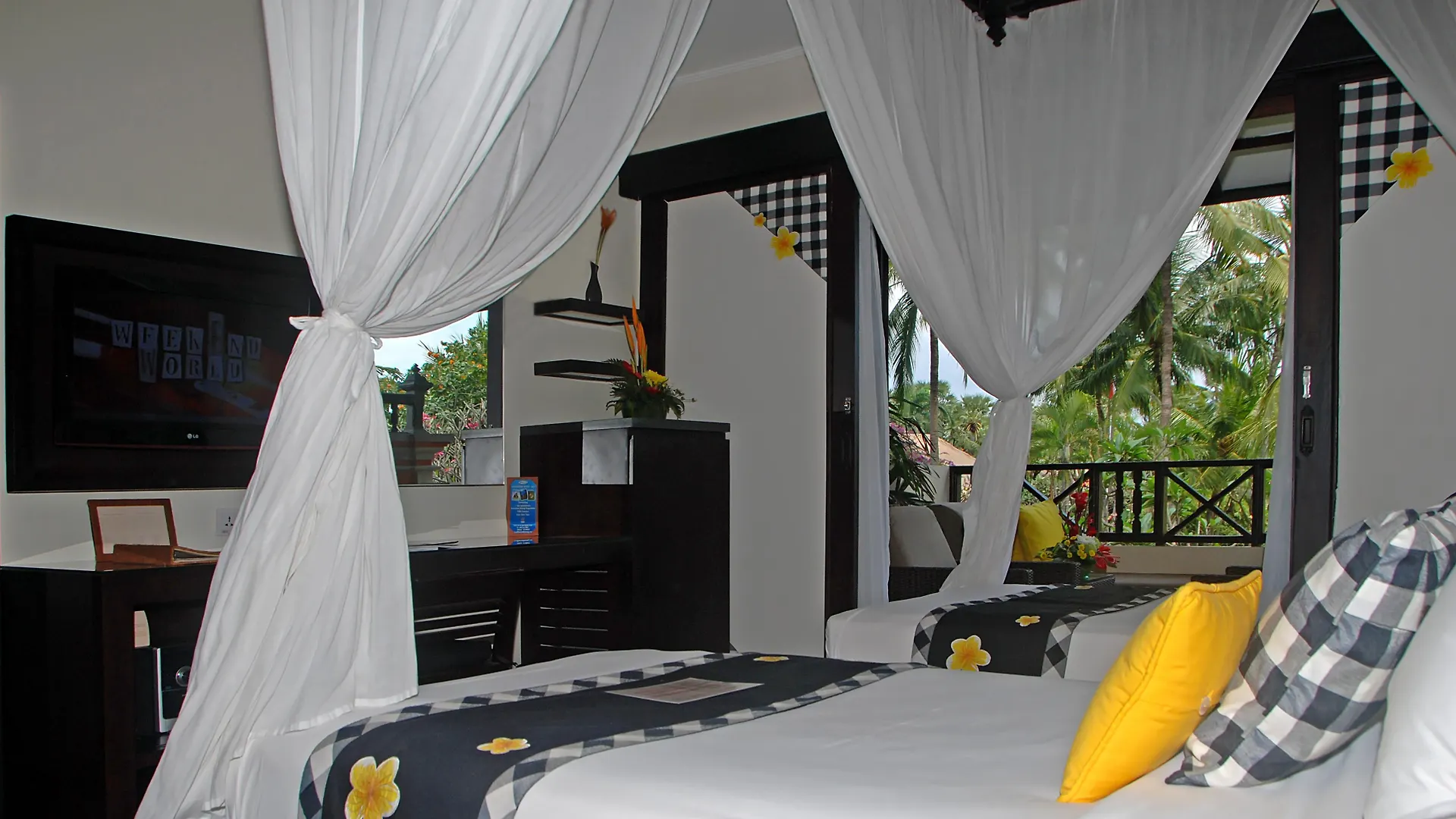 Legian Beach Hotel
