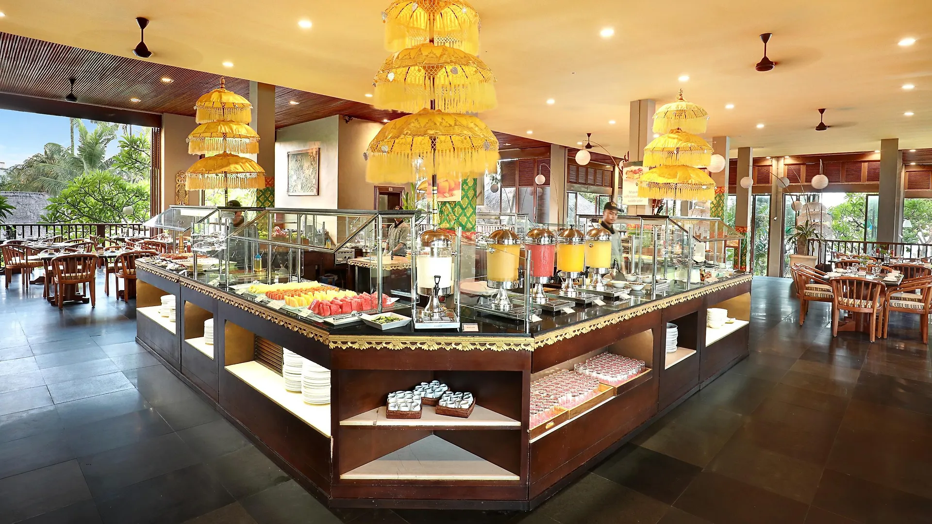 Legian Beach Hotel