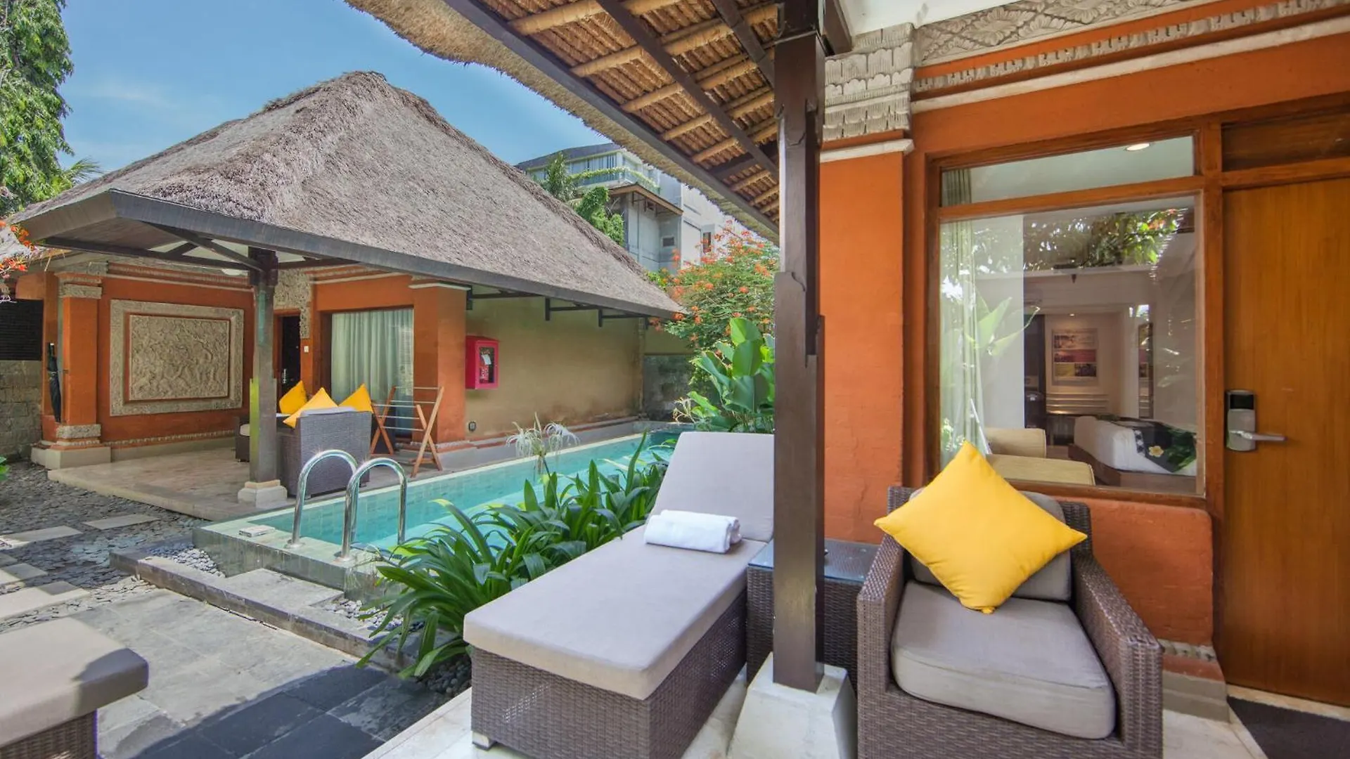 Legian Beach Hotel