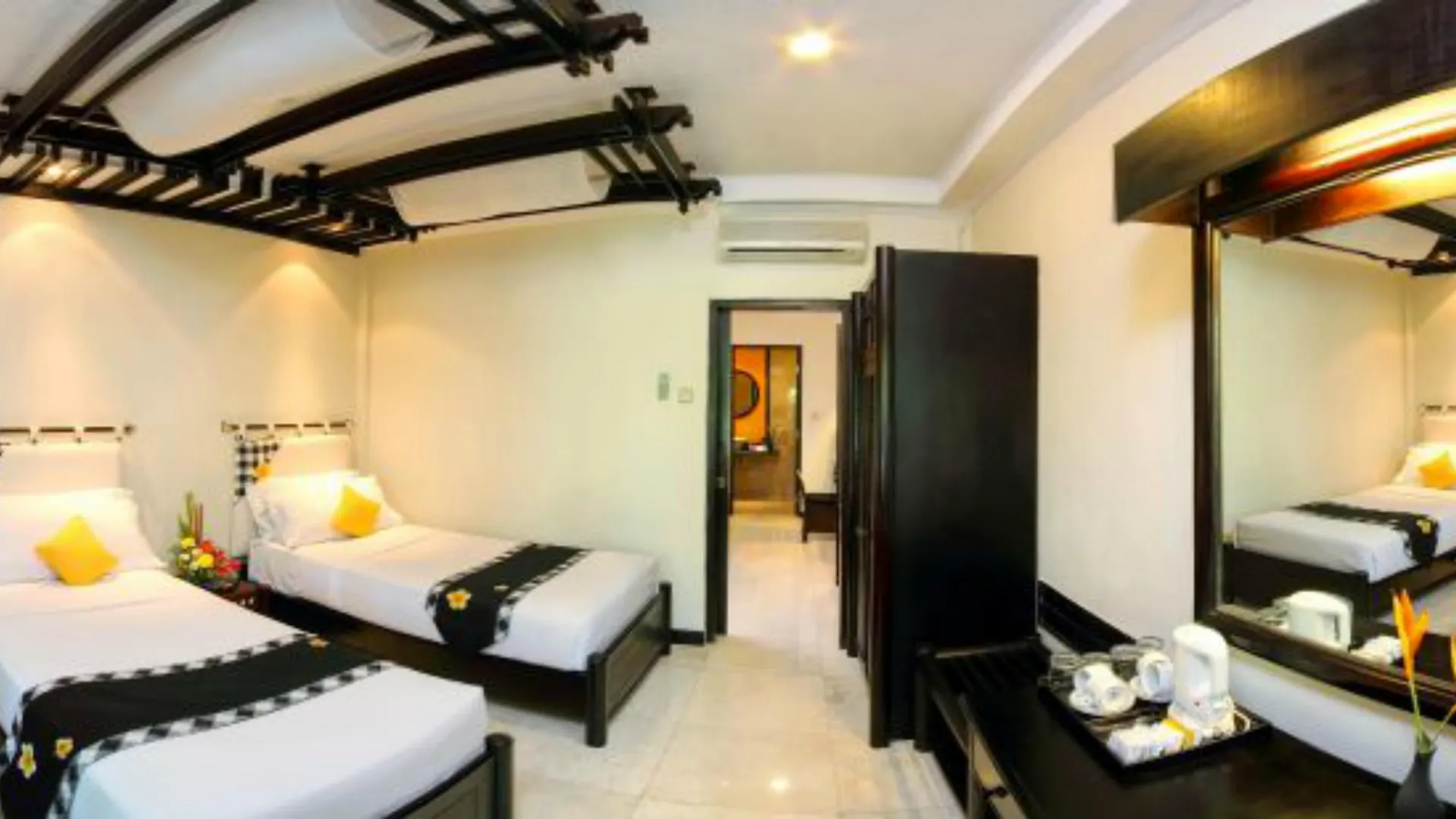 Legian Beach Hotel