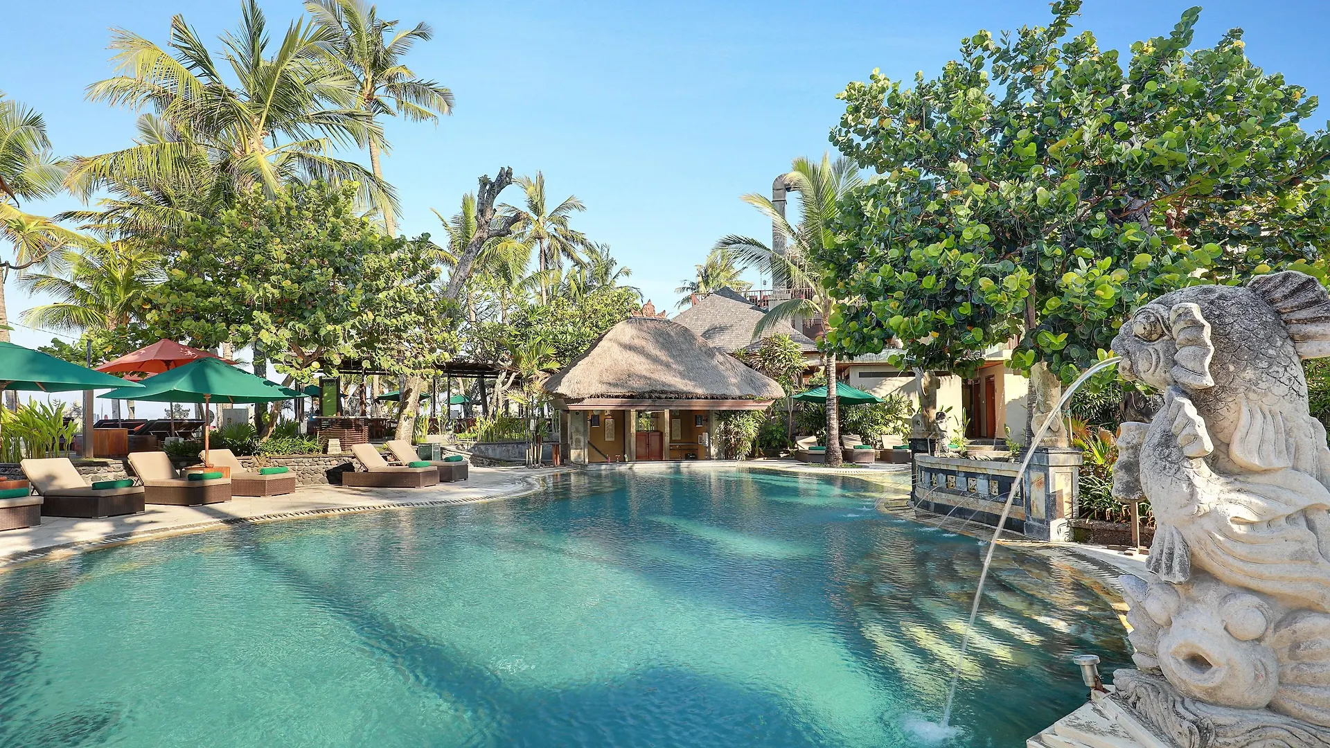 Legian Beach Hotel 4*,