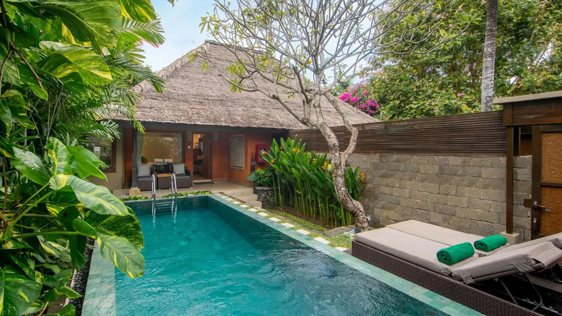 Legian Beach Hotel