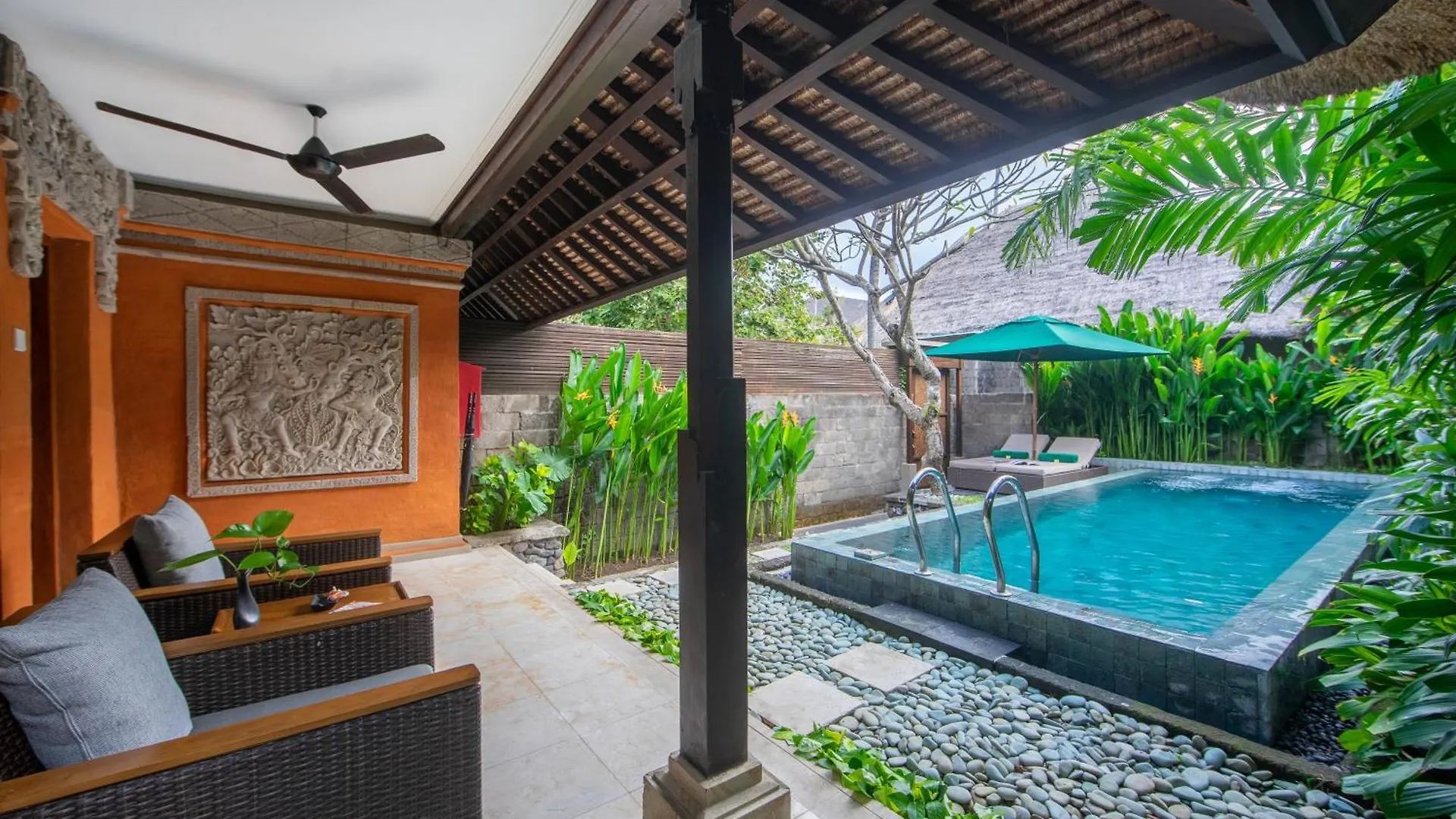 Legian Beach Hotel 4*,  Indonesië